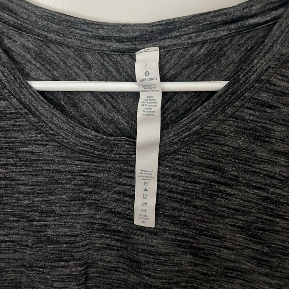 lululemon top - Picture 3 of 3